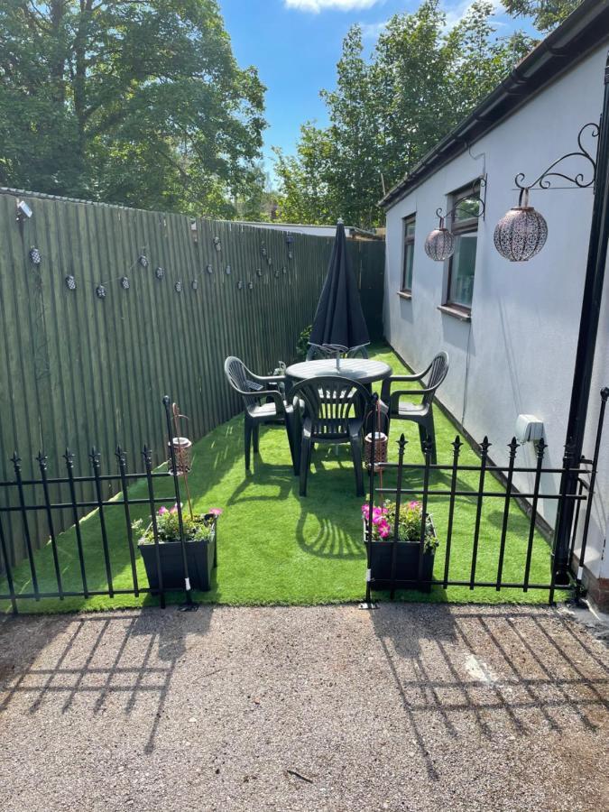Ty Mynydd Lodge Holiday Home Cardiff Exterior photo
